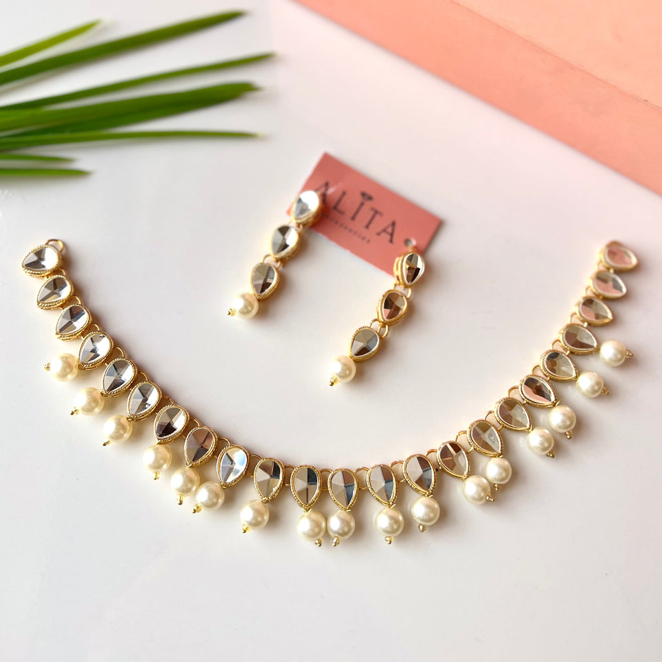 Single Layer Kundan Set (Pearl)